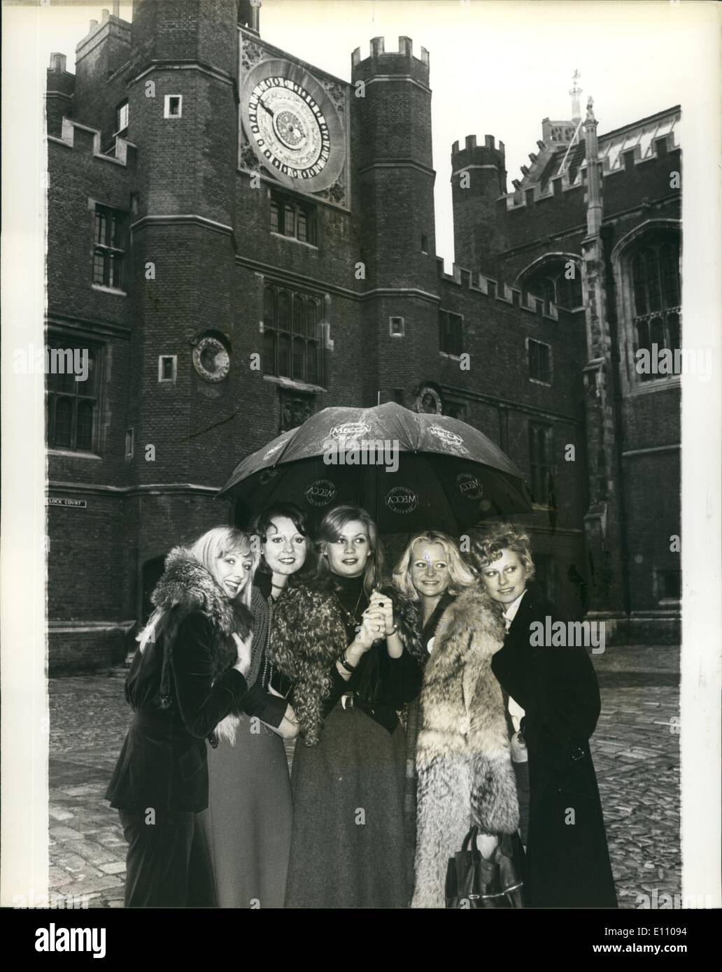 Nov. 11, 1974 Miss World Contestants visit Hampton court Contestants