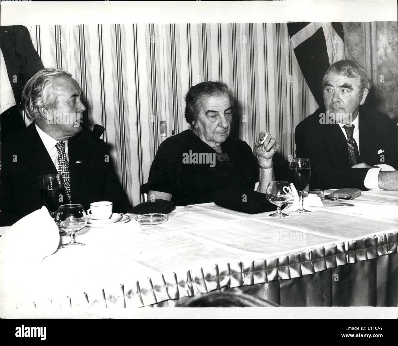 Nov. 11, 1974 - Golda Meir at Labour friends of Israel dinner: Mrs. Golda Meir, the former Prime Minister of Israel, last night Stock Photo