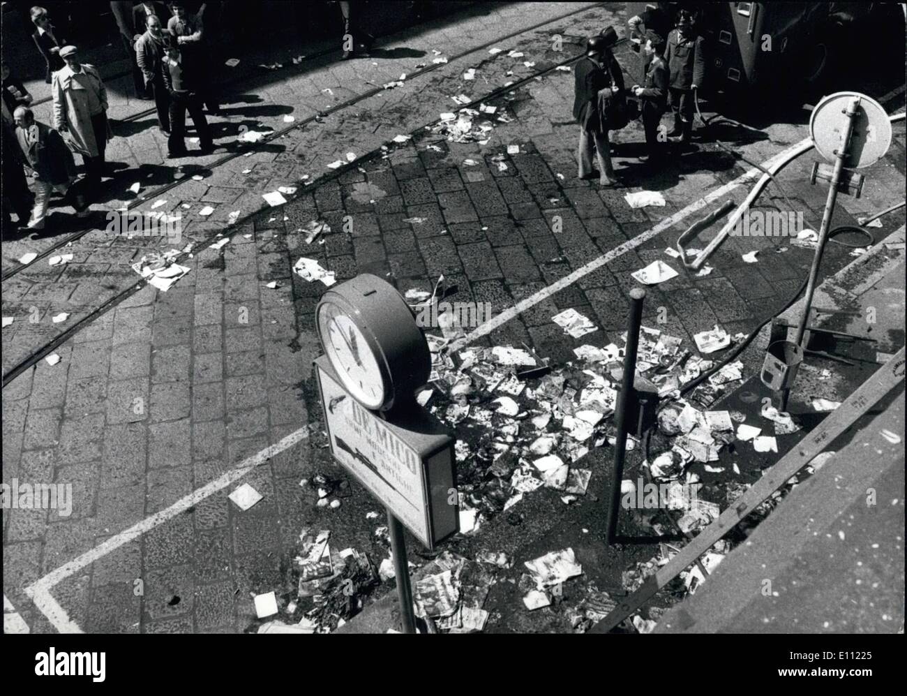 Apr. 04, 1975 - Civil War Between Left and Right: After the murder of an 18 year old ''Leftish'' boy on this part of likewise young fascists, Milan left wing elements today started the big vengeance. A bomb blasted in the Milan offices of the known Roman Fascist weekly ''Lo Specchio'' (''The Mirror''). Lots of people were wounded fire-Brigademen rushed to the scene, but it was too late. The left wingers also hurled incendiary bombs against a cafeteria bar and here, too, Milan fire Brigademen had to work much to prevent the worst Stock Photo