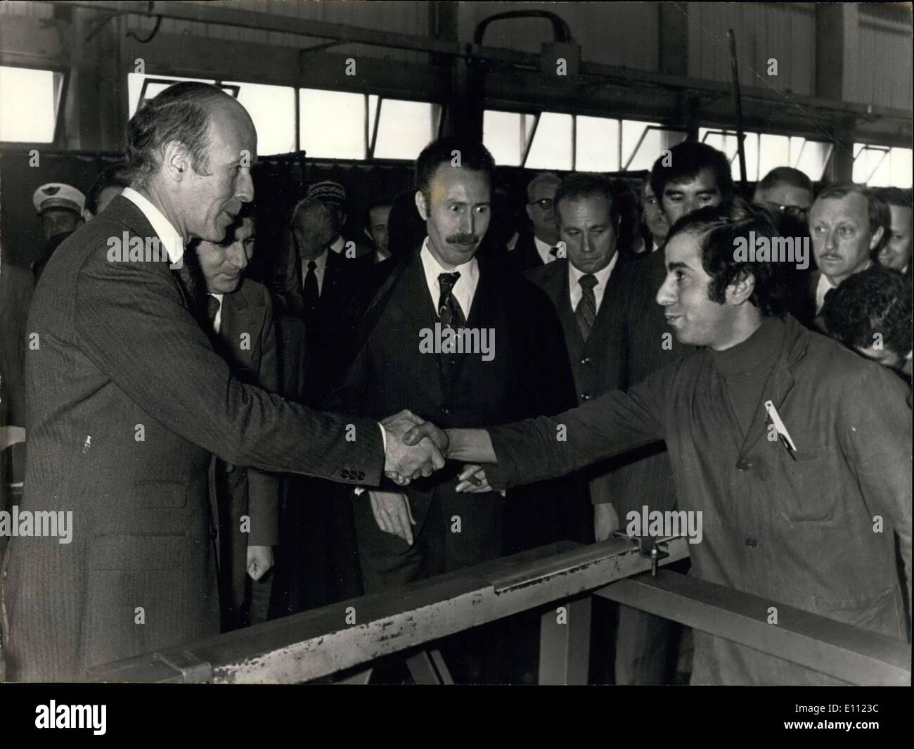 Apr. 12, 1975 - During his brief visit to Algeria, President Giscard d'Estaing France completed the traditional visit to the R Stock Photo