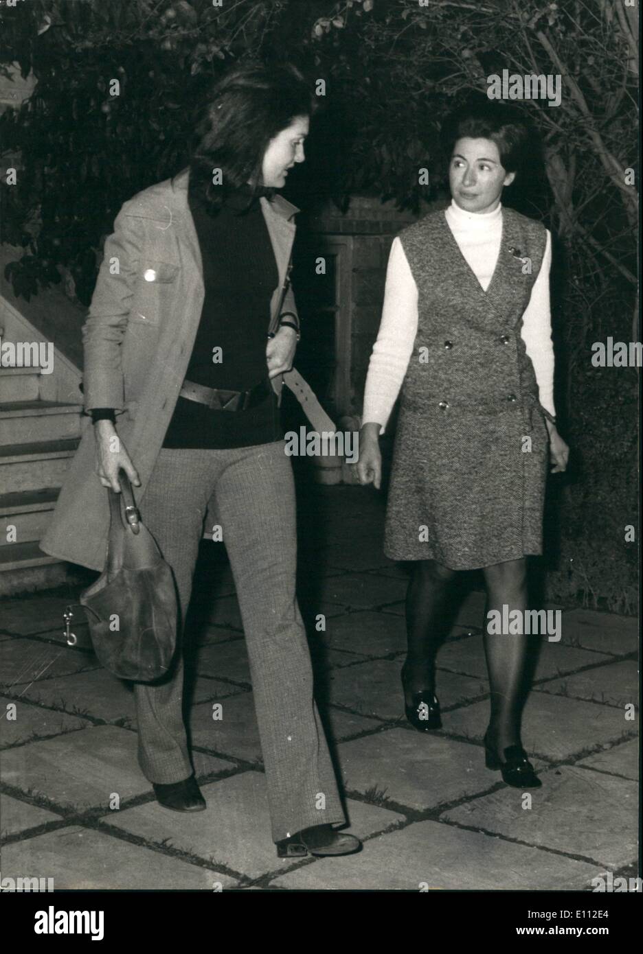 Feb. 02, 1975 - Niki Goulandris with Jackie Onassis Stock Photo - Alamy