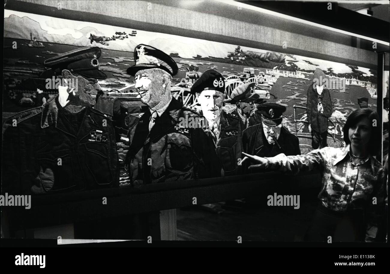 Jul 07 1975 The Overlord Embroidery On Show In Britain For The First Time The British Public Now For The First Time Will Stock Photo Alamy Jul 07 1975 The Overlord Embroidery On Show In Britain For The First Time The British Public Now For The First Time Will Stock Photo Alamy