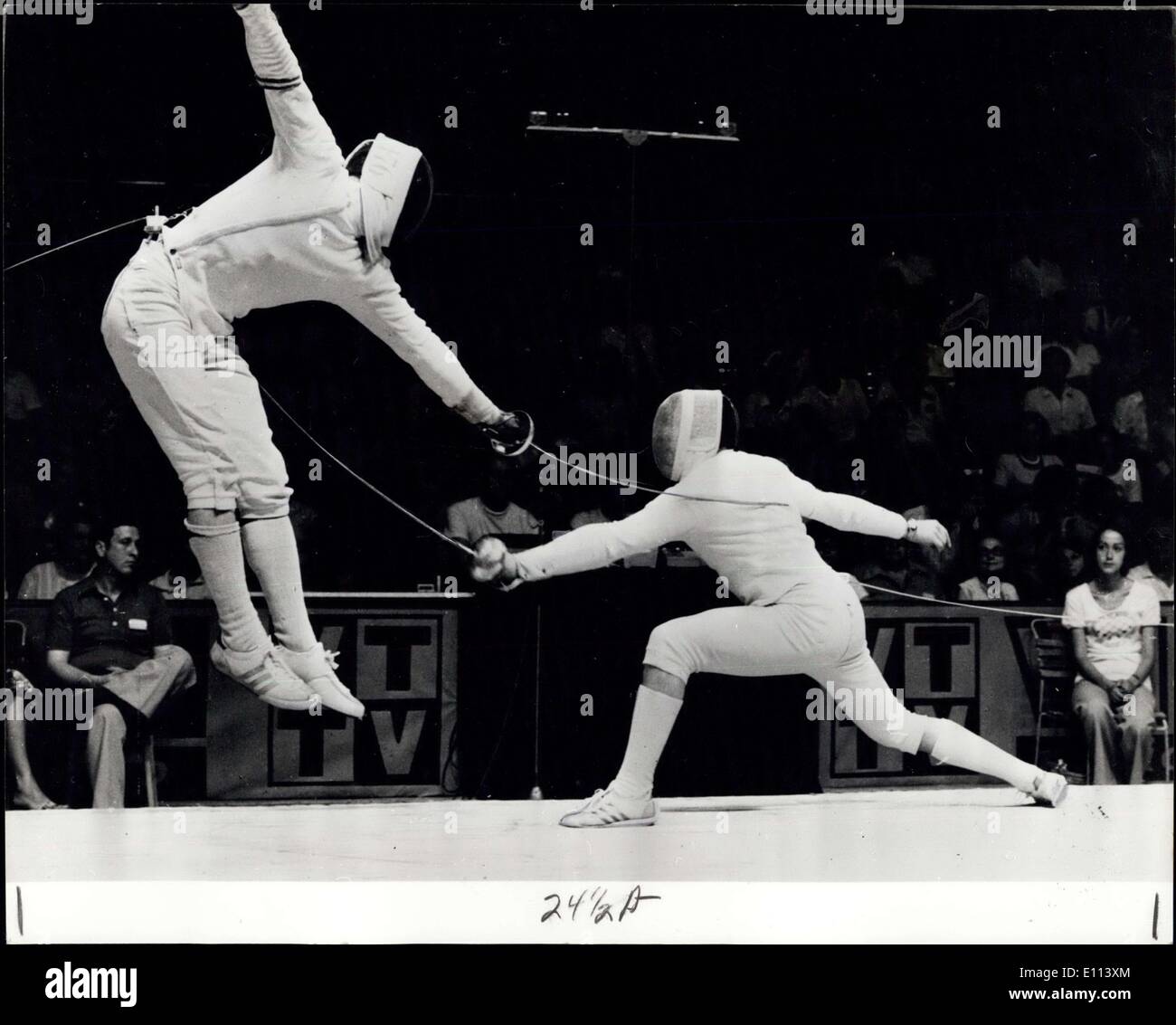 Mens individual epee hi-res stock photography and images - Alamy