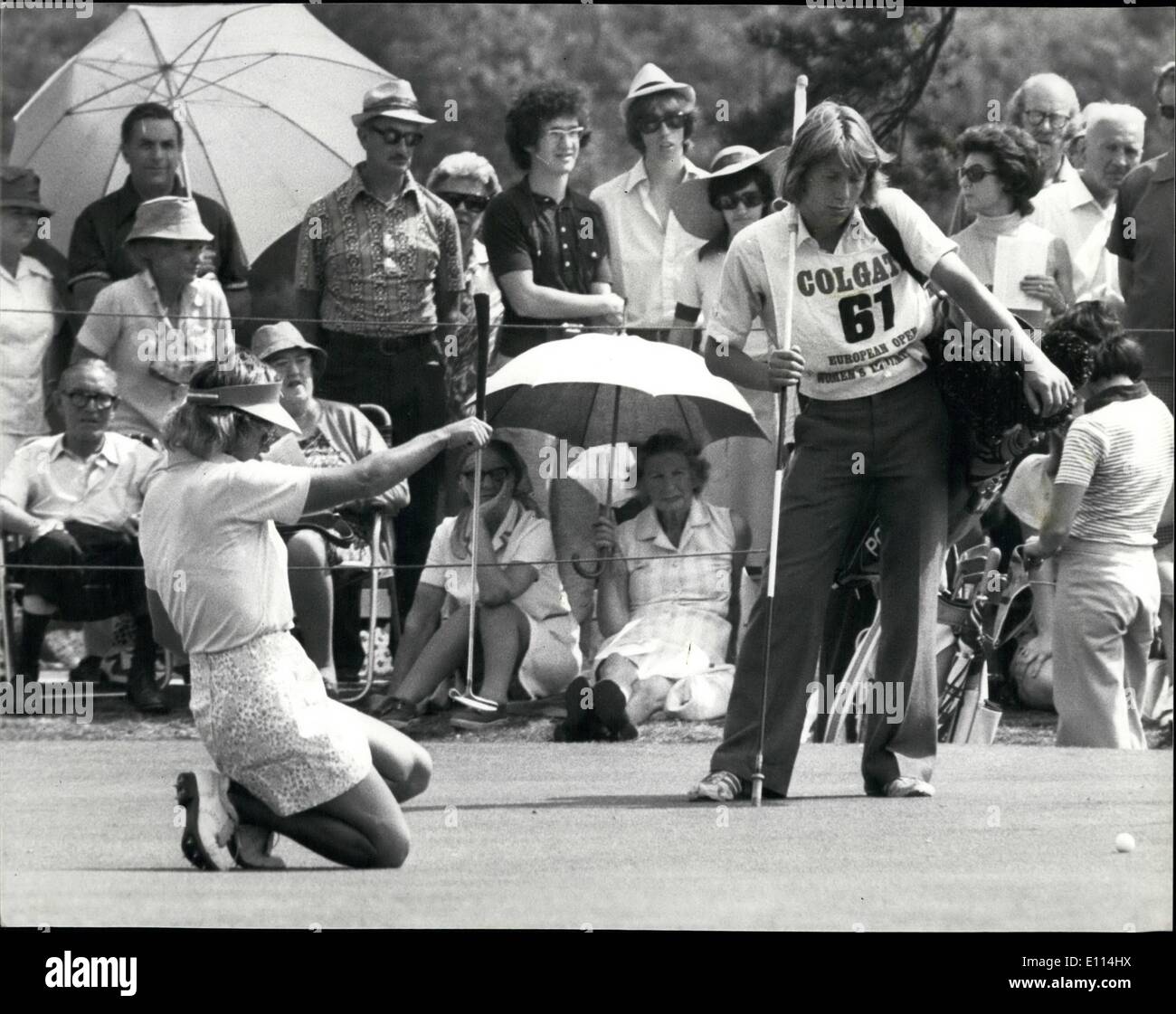 Aug. 08, 1975 - Women's European Open Golf Championship at Sunningdale: Photo shows Sandra Palmer (USA) measures her putt on the 13th green. She is joint leader in the club house with  Young (USA) Stock Photo