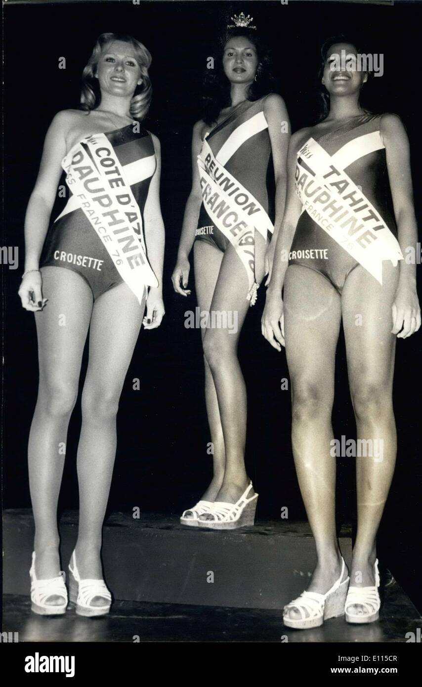 Dec. 28, 1975 - ''Miss France '' Monique Uldaric, Patricia Leylong,Moea Amiot APRESS.c Stock Photo