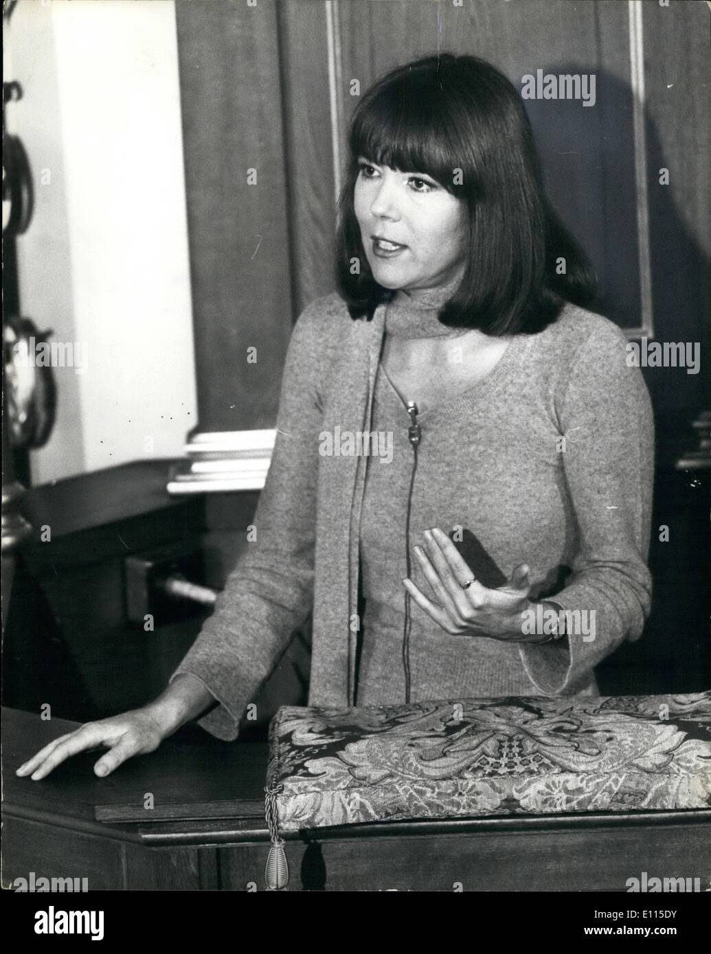 Daan Riggs Jan. 01, 1976 - Actress Daian Rigg in Lunch hour dialogue at St. Mary ...