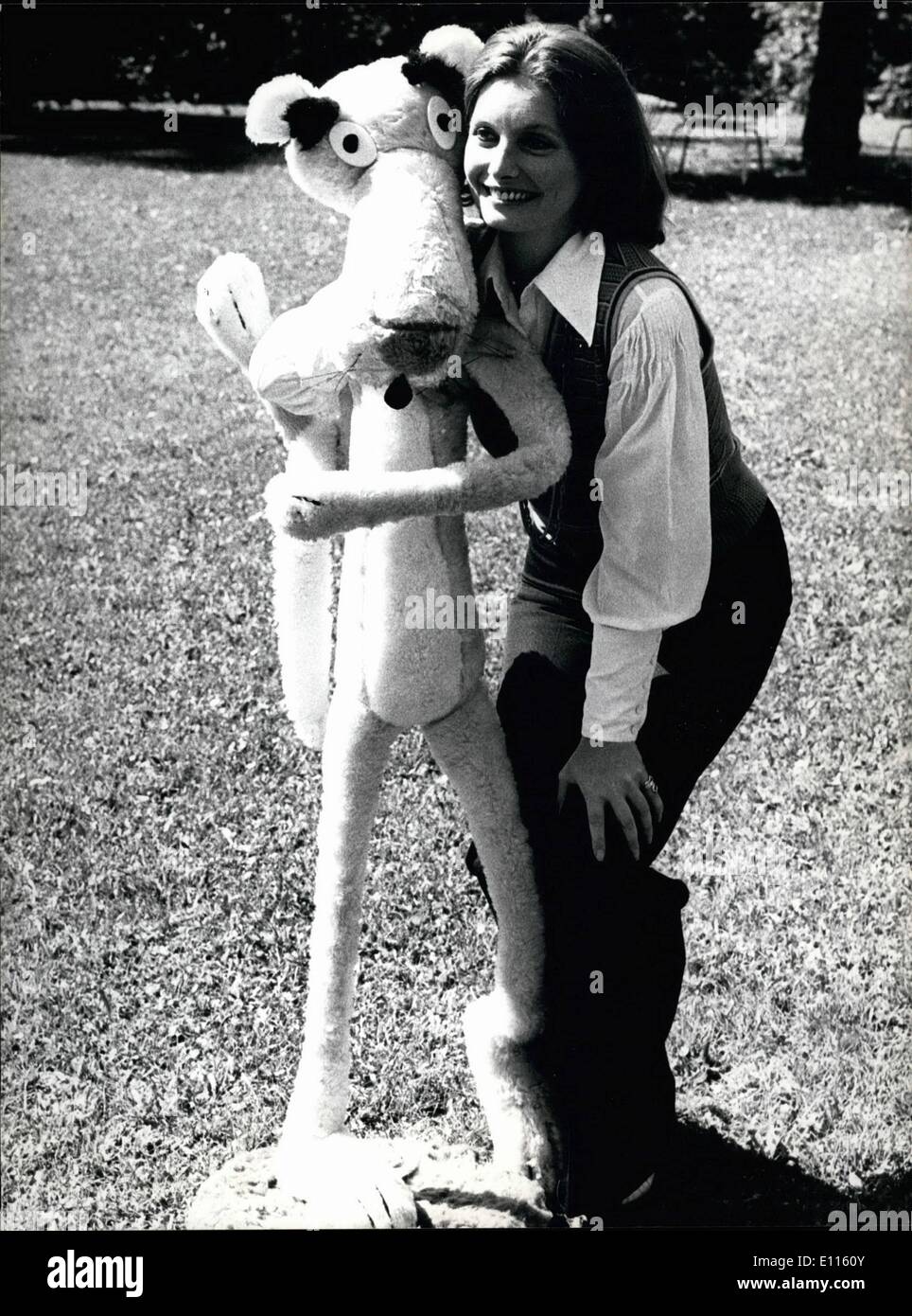 Sep. 09, 1975 - The Return of the Pink Panther . In Gstaad there was the presentation of the new film The Return of the Pink Panther with Peter Sellers and Catherine Schell. OPS: Catherine Schell holds the Pink Panther, it isn't dangerous, really. Keystone Zurich 75-9-15 Stock Photo