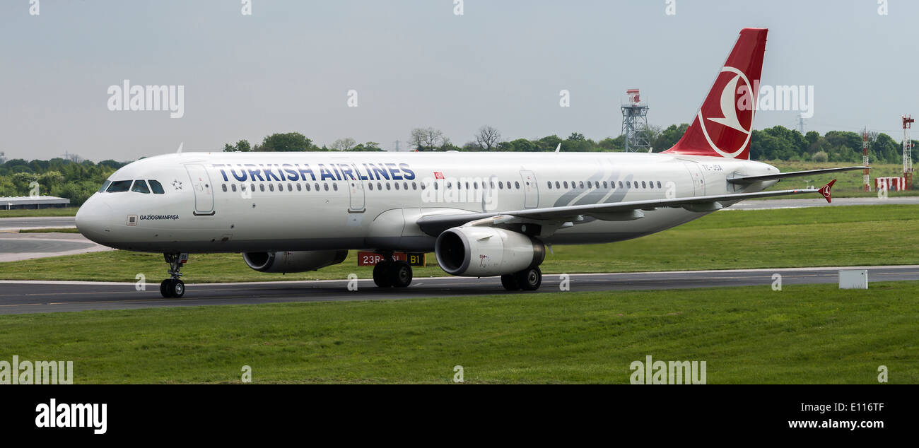 Turkish Airlines Airbus A321231 Airliner TCJSA Taxiing on Arrival at Manchester International