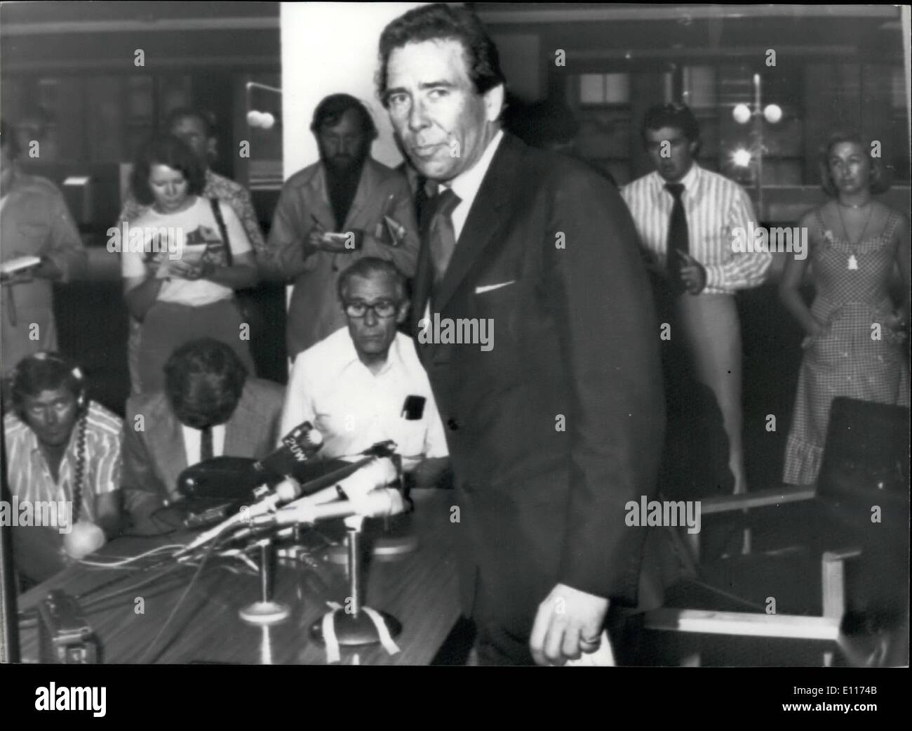 Mar. 03, 1976 - Lord Snowdon makes an emotional statement to the press in Australia.: Lord Snowdon broke down and wept today after making an emotional statement about the break-up of his marriage to Princess Margaret. His face was drawn and sad as he read out his statement to newsmen at Sydney's centre point. Photo shows a ad-faced Lord Snowdon leaves the table after making his statement in Sydney, Australia, today. Stock Photo