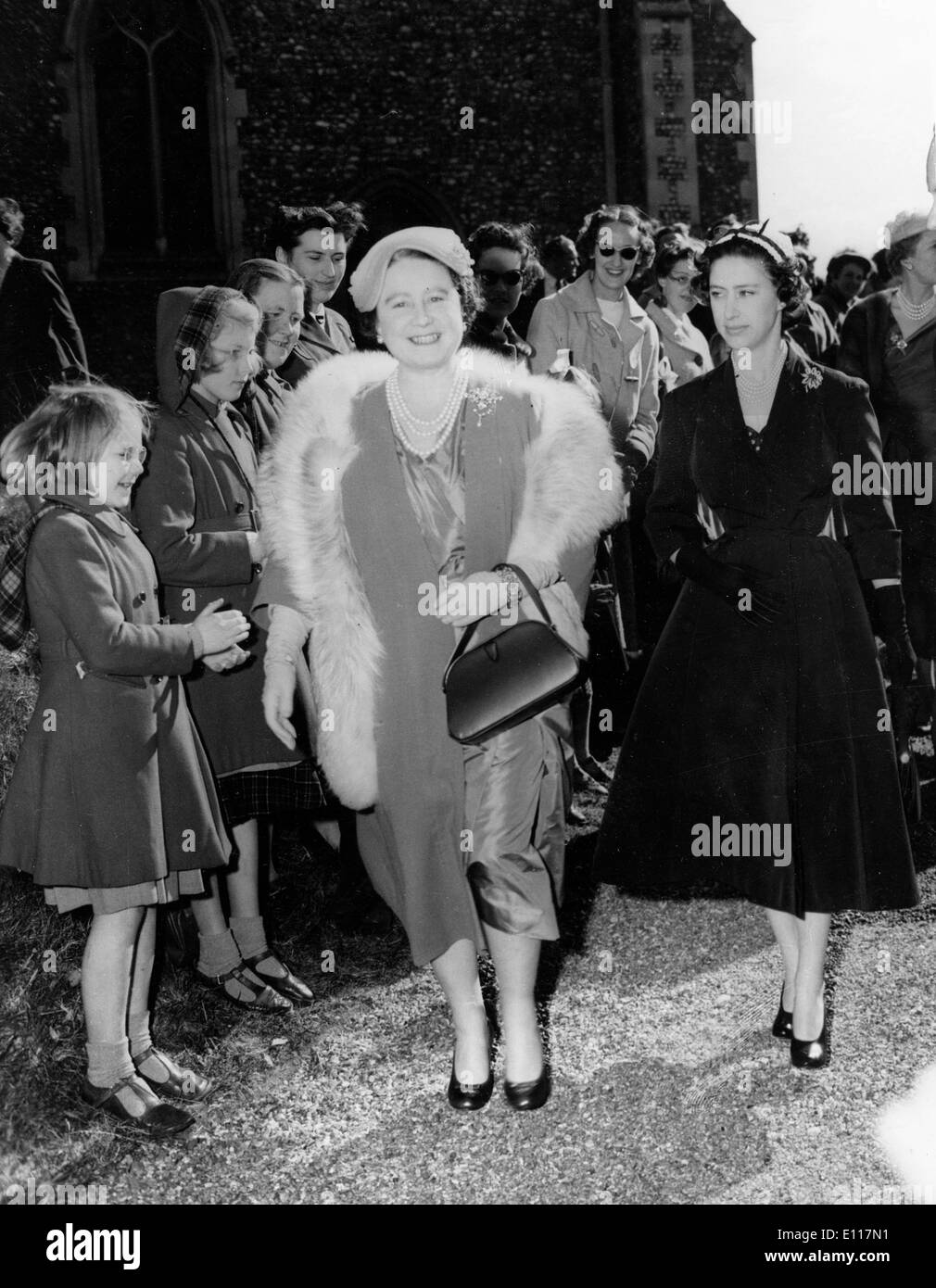 The Queen Mother Elizabeth Bowes-Lyon walks the streets Stock Photo - Alamy