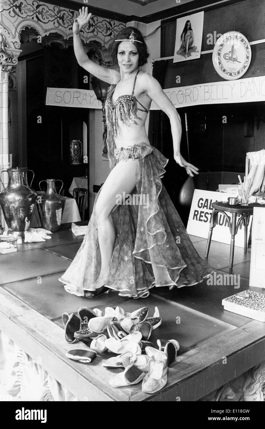 Apr 20, 1976; London, England, UK; Belly Dancer SORAYA wins the world record for dancing 31 hours 1 min, and 10 sec in a Turkish restaurant in London. (Credit Image: KEYSTONE Pictures USA/ZUMAPRESS.com) Stock Photo