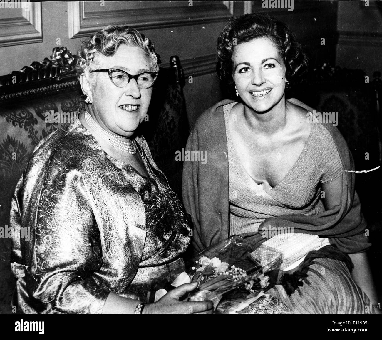 Agatha Christie and Margaret Lockwood at theatre Stock Photo