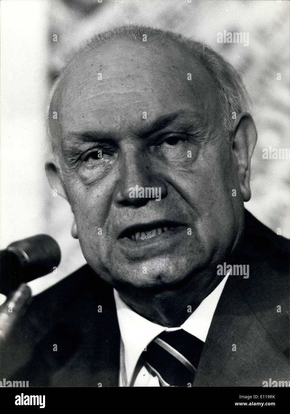 May 05, 1976 - The political leaders engaged for the propaganda for their parties for the next 20 June general election. Photo shows Francesco De Martino, leader of PSI (Socialists) Stock Photo