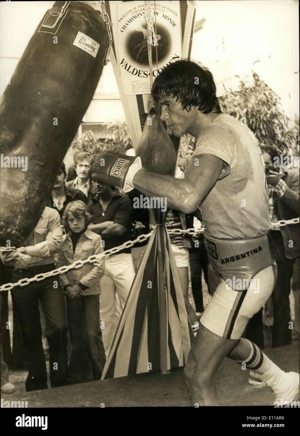 Jun. 17, 1976 - The Argentinian boxing champion Carlos Monzon is training in Paris in light of the Lightweight Boxing Championships in which he will be fighting Colombian Rodrigo Valdes on June 26th in Monte-Carlo. Picture: Carlos Monzon training. Stock Photo