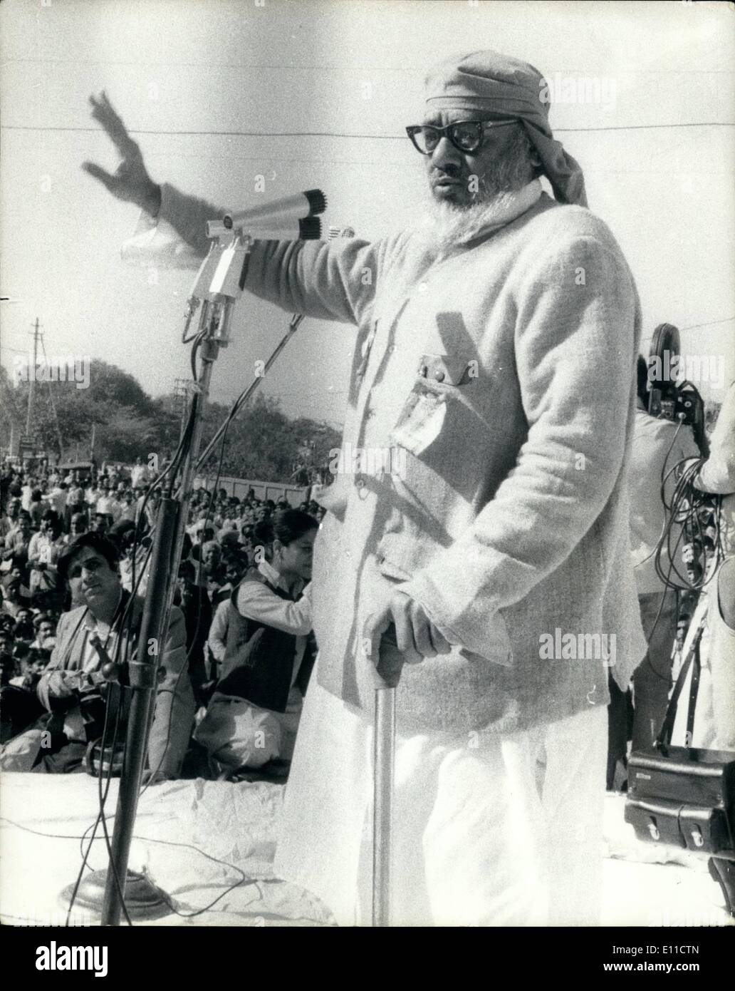 Mar. 03, 1977 - INDIAN ELECTION RALLY BY MR RAJ MARAIN IN DELHI PHOTO SHOWS: The Janata Party stalwart MR RAJ MARAIN seen addressing a mass Rally in New Delhi for the Indian election which takes place this month. Stock Photo