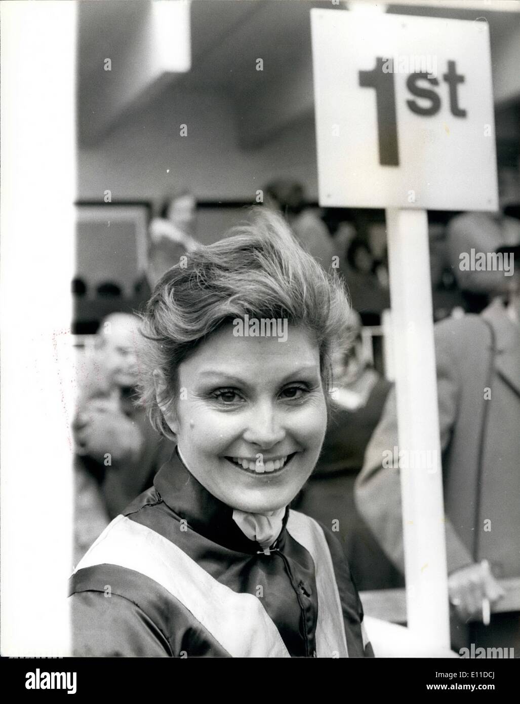 Angela rippon High Resolution Stock Photography and Images - Alamy