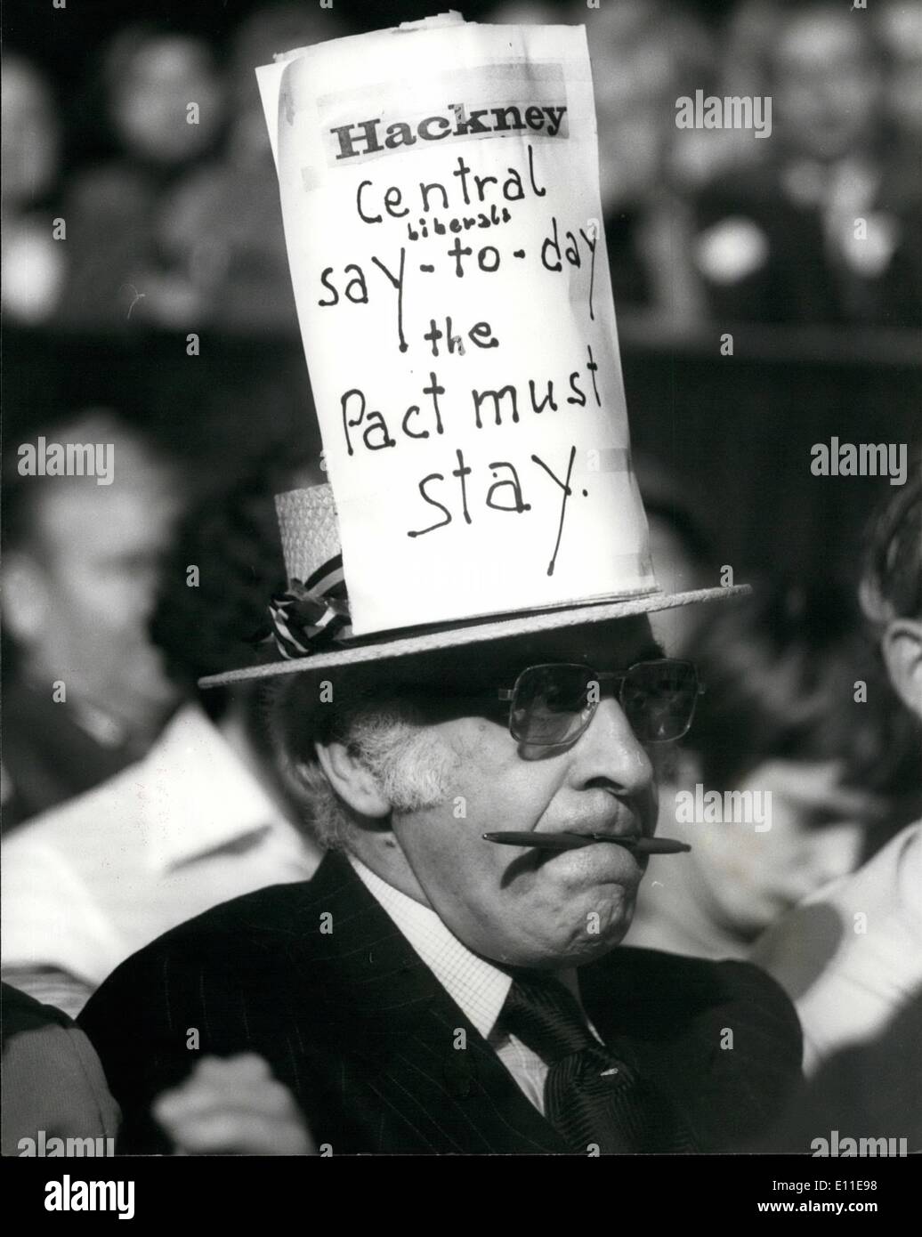 Sep. 09, 1977 - Liberal party conference at brighton.: Liberal Leader David Steel is expecting a large vote in favour of his pact with the Labour Government from the Party rank and file during the Liberal Party Conference at Brighton today. Photo shows a delegate wearing a large top hat with 'The pact must stay' written on it during the Liberal Part Conference at Brighton today. Stock Photo