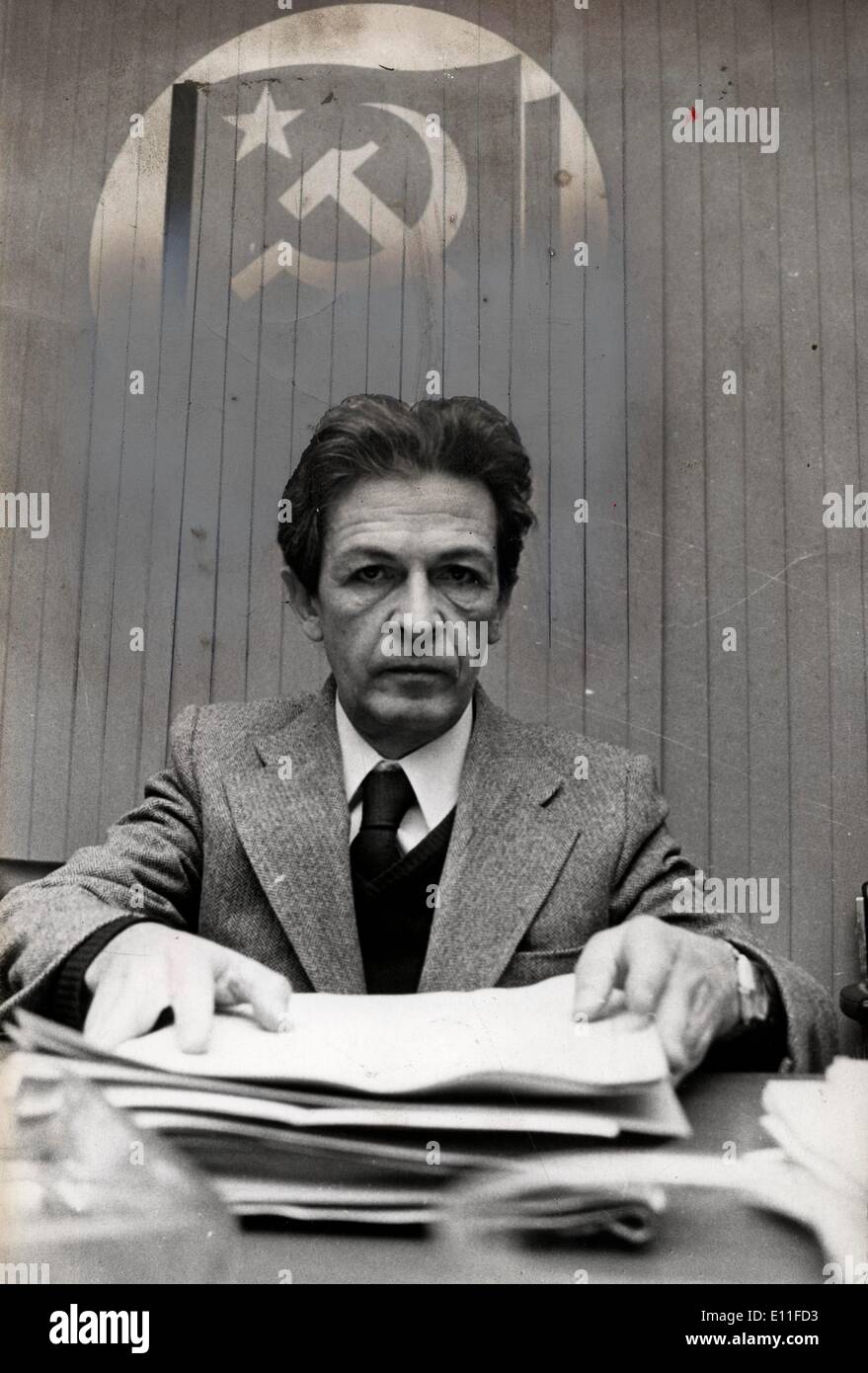Communist leader Enrico Berlinguer at his desk Stock Photo Alamy