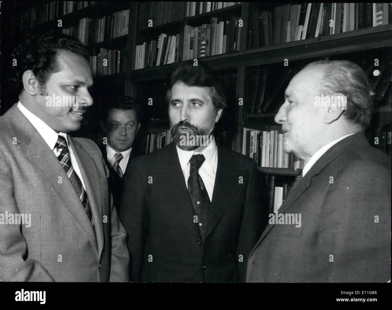 Jan. 01, 1978 - Prime Minister of the People's democratic republic of Yemen in Hungary: First secretary of the Central Committee of the Hungarian Socialist Workers' Pary Janos Kadar/right/received here today at Prime Minister of the People's Democratic Republic of Yemen Ali Nasser Mohamed/left/. In the centre: the interpreter. Stock Photo