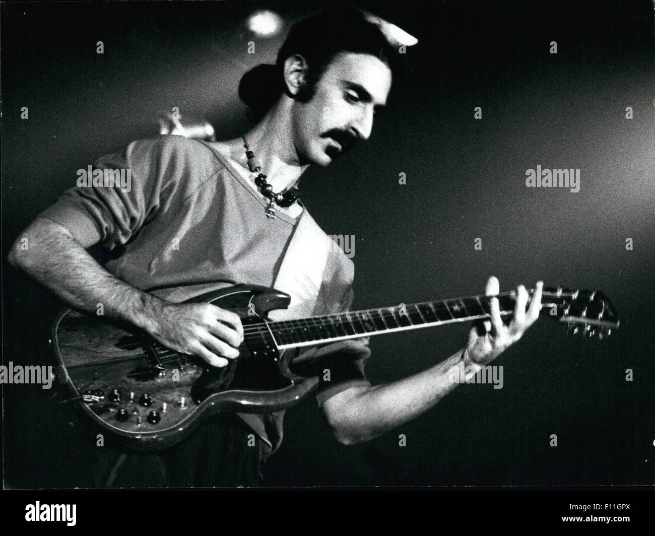 Frank zappa hi-res stock photography and images - Alamy