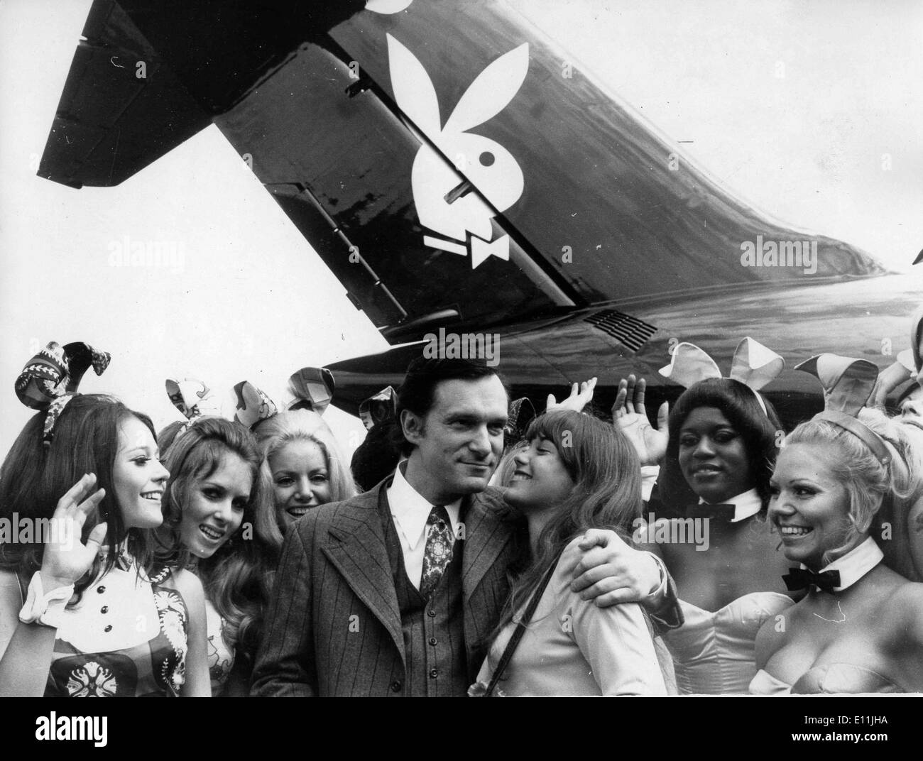 Hugh Hefner and Barbi Benton with private jet Stock Photo - Alamy