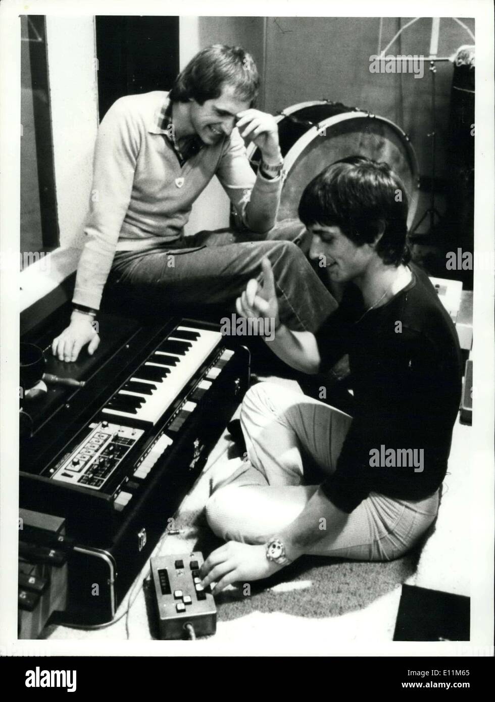 Jan. 25, 1979 - BBC 1 Blue Peter, Simon Groom left meets Mike Oldfield, the inble successful composer and recording artis Stock Photo