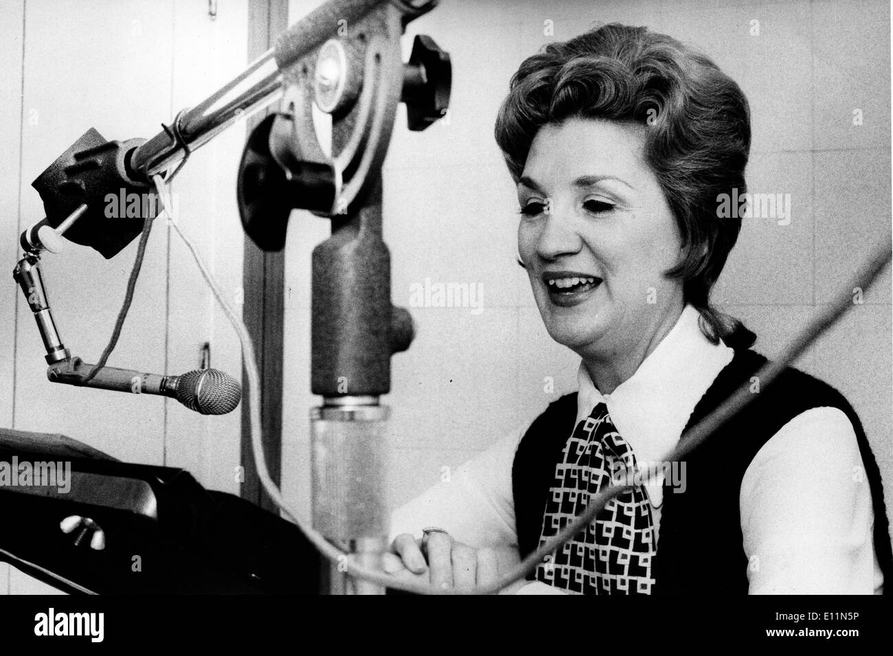 Jun 06, 1972; Atlanta, GA, USA; Radio Weather Women, JANE BABBE of