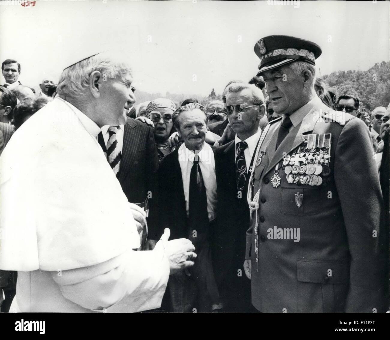 May 05, 1979 - THE POPE'S PILGRIMAGE TO MONTE CASSINO. 35 years since the battle and the fall of Monte Cassino, in which countless thousands of British, German and Polish soldiers died, pope John Paul II flew over the historic site in his helicopter, to pay tribute to his Polish country who perished there. He visited the abbey, and then held marsamid the gaves of 1,000 polish soldiers who fell in the seven-day battle. PHOTO SHOWS: Pope John Paul seen talking to STEFAN SOBONIEWSKY, who at Monte Cassino was a tank major with the Polish 2nd Division Stock Photo