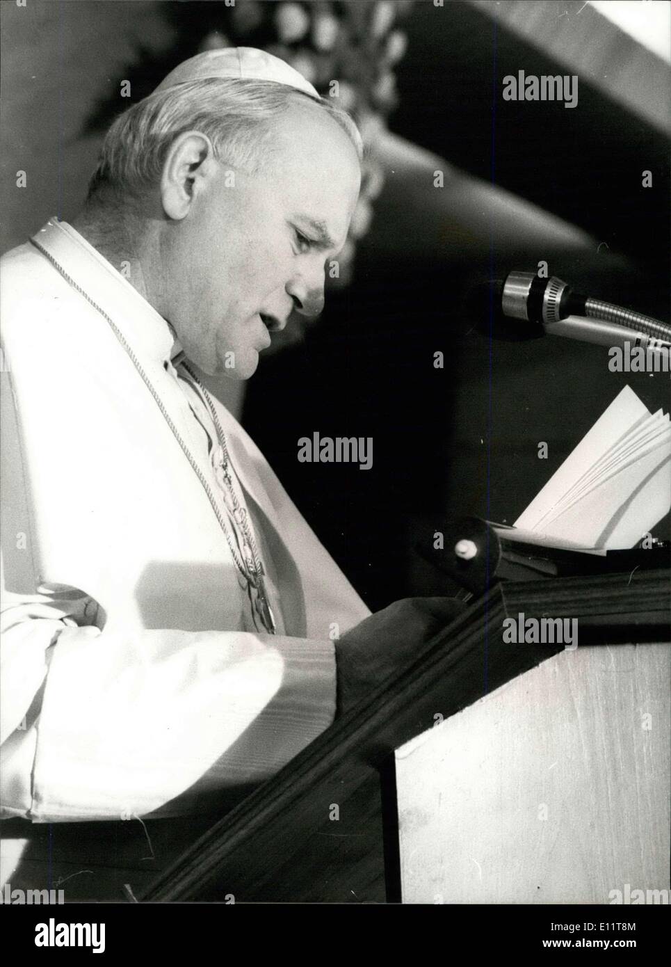 Nov. 19, 1979 - Pope Says Hueger world's Worst Problem: Addressing the 146-nation meeting in Rome of the UN Food and Agriculture Organisation (FAO) Pope John Paul II declared that ''all needy people have the right to receive food without having their dignity undermined.'' Photo Shows The Pope speaking at the asnebbly in Rome. Stock Photo