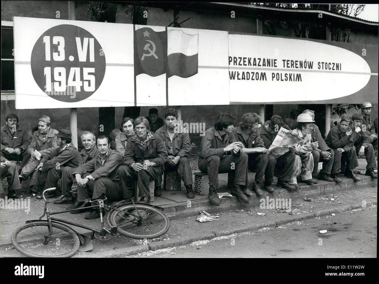 aug-08-1980-gdansk-poland-august-18th-1980-striking-polish-stock