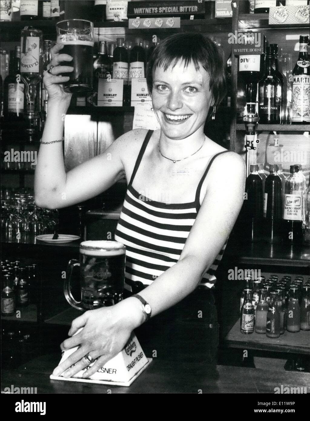 Bar Maid High Resolution Stock Photography and Images - Alamy