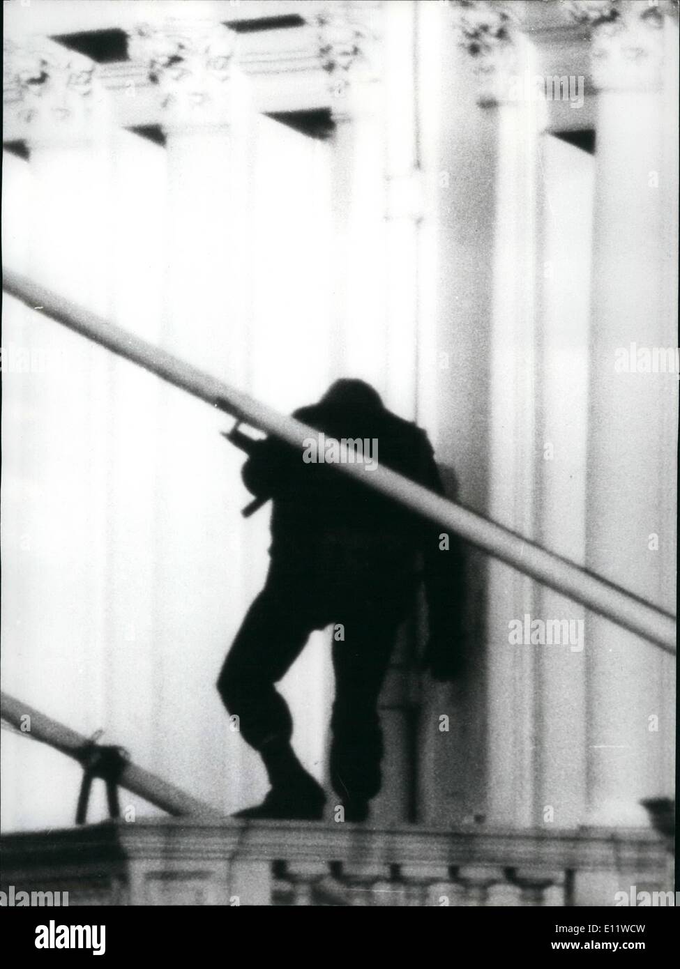 May 05, 1980 - SAS Squad storm Iranian Embassy and Free all the hostages: The six days siege of the Iranian Embassy in London's Stock Photo