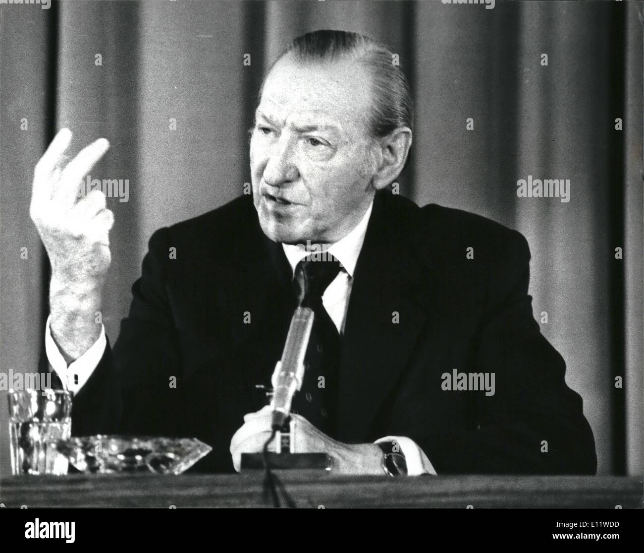 May 05, 1980 - Dr. Kurt Waldheim Secretary General of the United Nations holds London Press Conference; Photo Shows Dr. Kurt Welheim the U.N. Secretary General who has been on a viisit to London, seen during a press conference at the Millbank Tower at the end of his visit today. Stock Photo