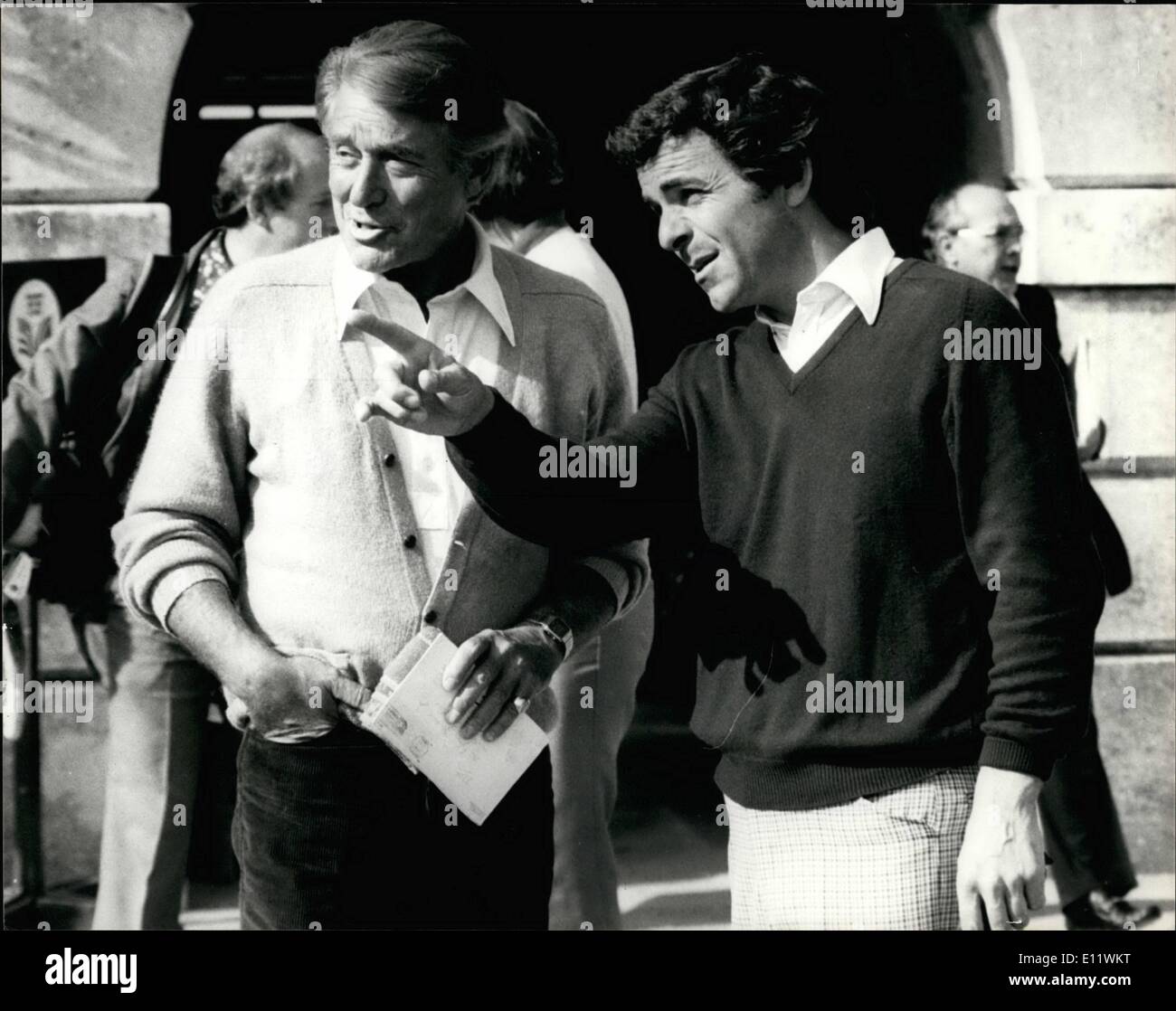 Sep. 09, 1980 - Golf and Showbiz Celebrates Practice for the Bob Hope British Classic Golf Pro Am at Epsom. Photo Shows: Efram Zimbalist Jr., star of ''F.B.I.'' and 77 sunset strip, is talking to British golfer Tony Jacklin, before practice at the R.A.C. Country Club, Epsom today for tomorrow Bob Hope pro-am. Stock Photo