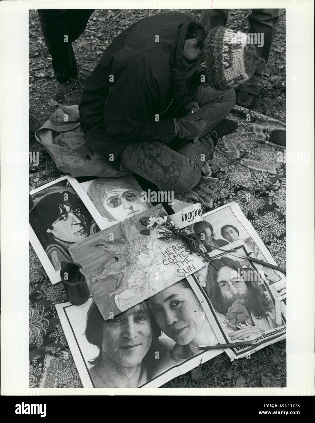 Dec. 12, 1980 - Central park, New york: Tens of thousands gathered in central park today for a ten minute silent vigil for slain Beatle, John Lennon. Photo shows Mourners in central park Stock Photo
