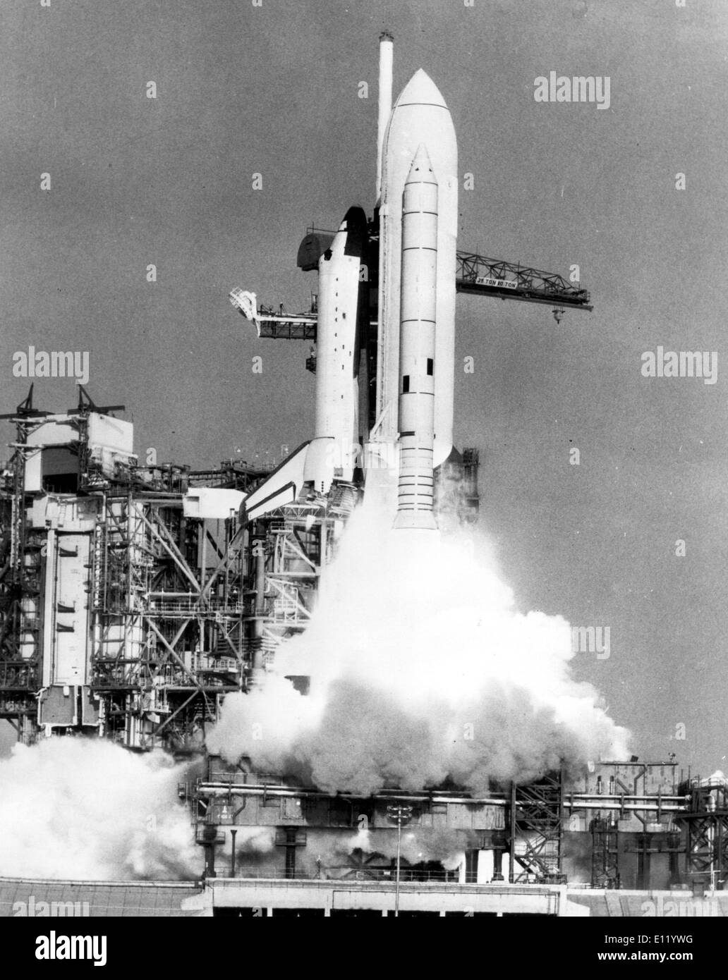 COLUMBIA lifts off from Launch Complex 39, at the Kennedy Space Center Apr 12, 1981 Stock Photo