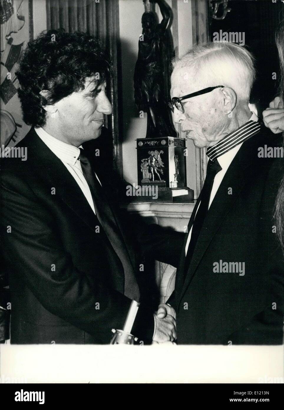 Oct. 06, 1981 - The great American director, producer, and screenwriter, King Vidor (right) is seen here with the Minister of Culture, Jack Lang, at the Ministry of Culture where hommage was paid to him. Stock Photo