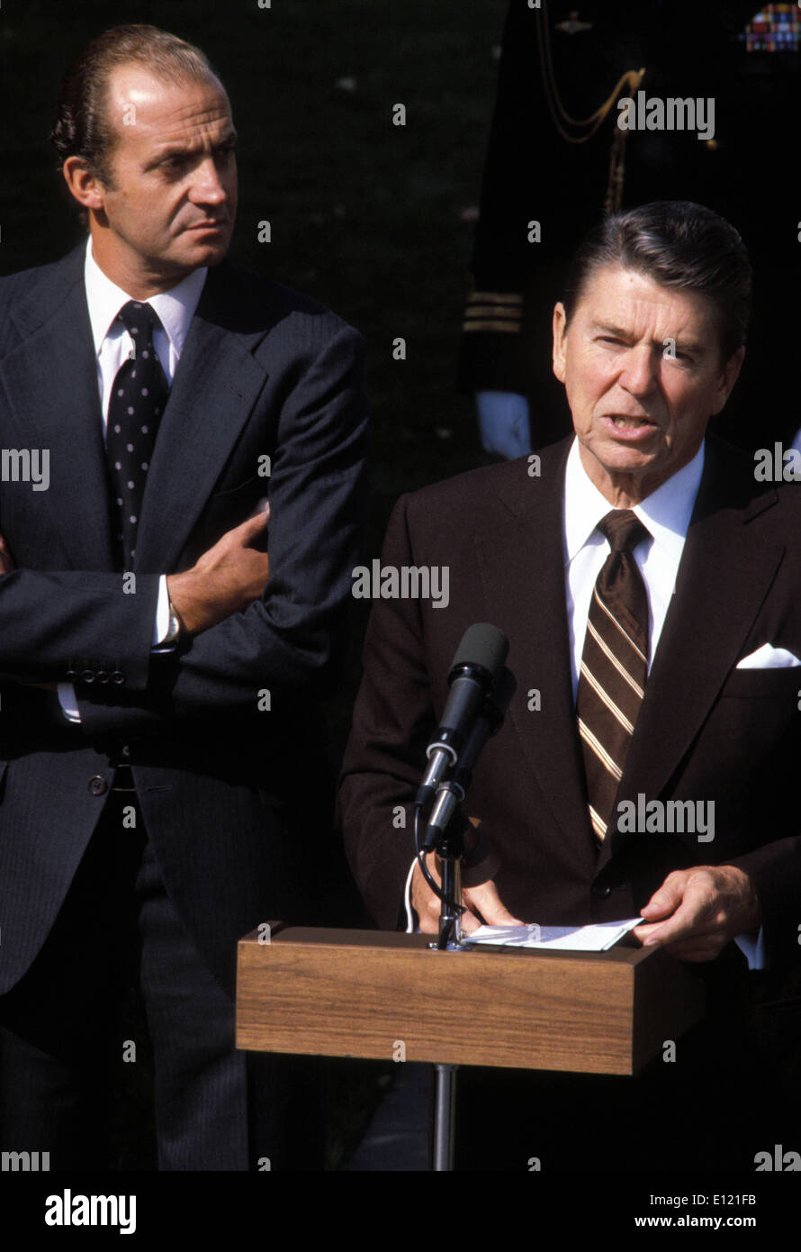 Oct 13, 1981; Washington, DC, USA; United States republican President RONALD REAGAN and King of Spain JUAN CARLOS I during welcoming ceremony at the White House.. (Credit Image: KEYSTONE Pictures USA/ZUMAPRESS.com) Stock Photo
