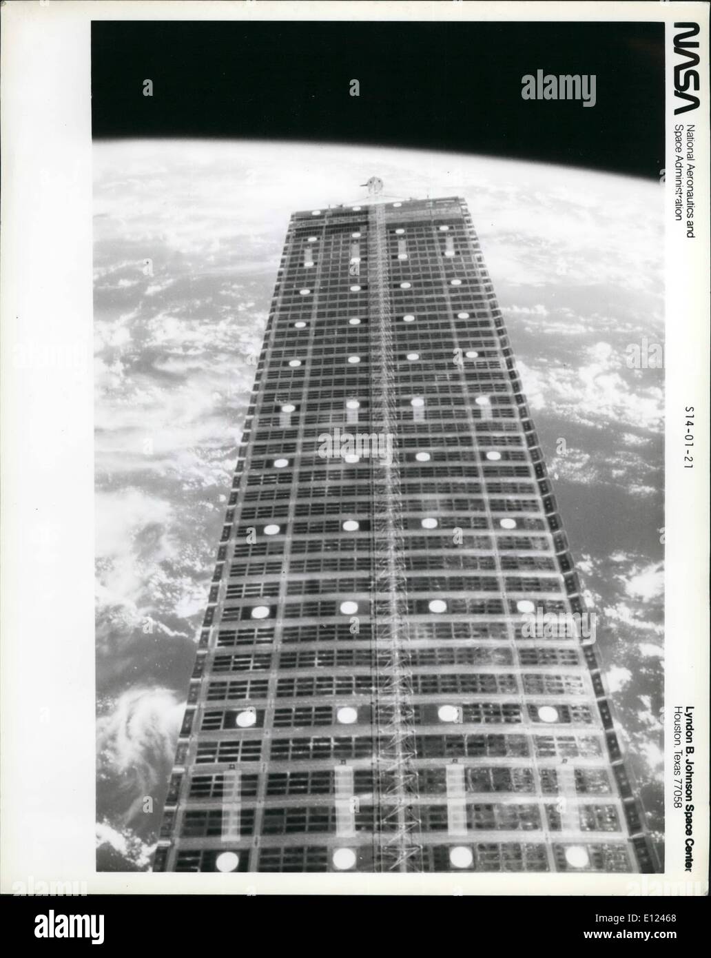 Sep. 09, 1984 - Johnson Space Center, Houston, Texas: 41 -D Onboard Scene - This scene of extended solar array experiment (SAE) Stock Photo