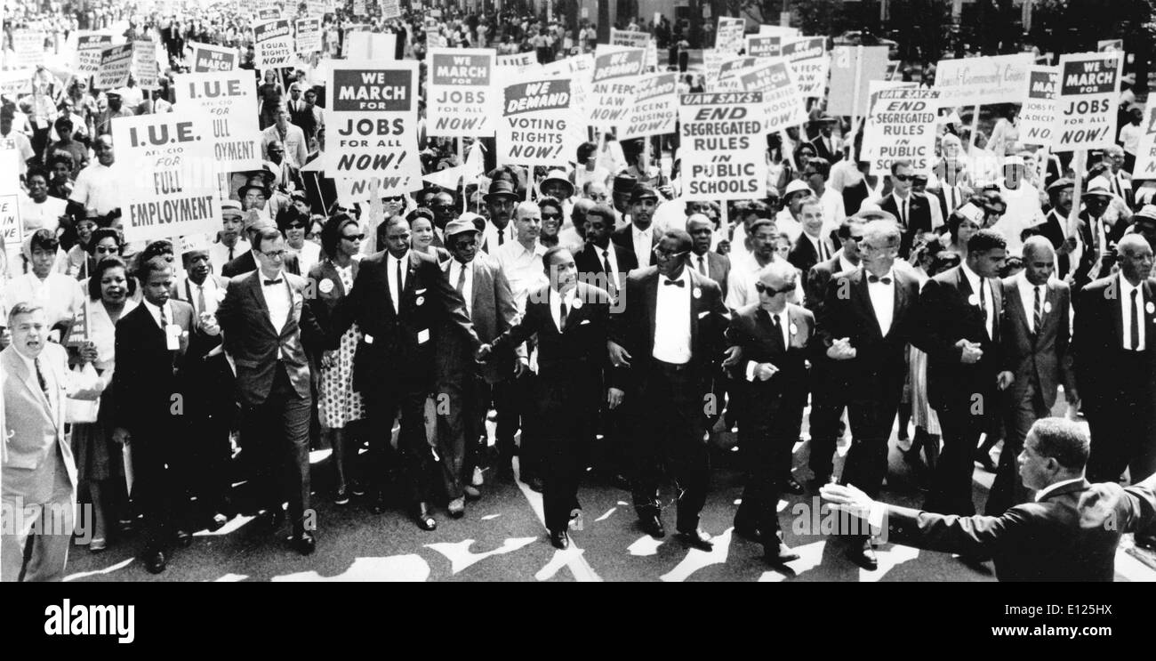 Jan 04, 2005; Atlanta, GA, USA; (File Photo. Date Unknown) MARTIN LUTHER KING, JR. ) leads African-Americans in the 'March to Stock Photo
