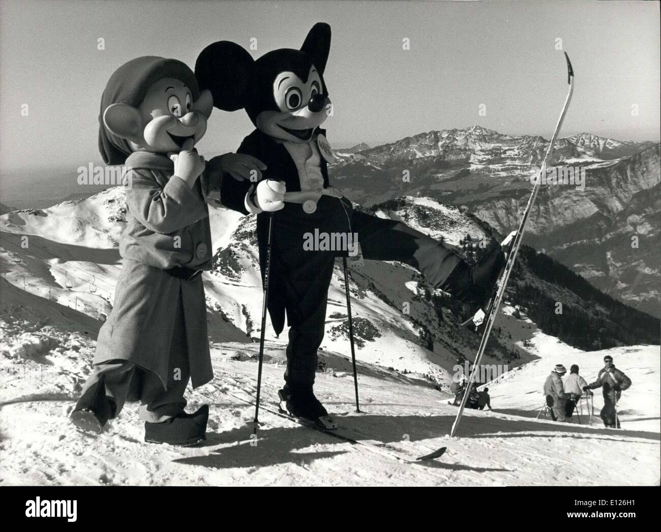 Feb. 08, 1990 - Micky Maus and Dopey in the Swiss Alps: The stars of the new show ''World on Ice'' Micky Maus and his short friend Dopey, decided to spend a short time skiing in the beautiful ski resort Flumserbergen in the canton of St. Gallen. After this short brake the two amusing Disney figures will give a show in Zurich from march 7th - 11th. Stock Photo