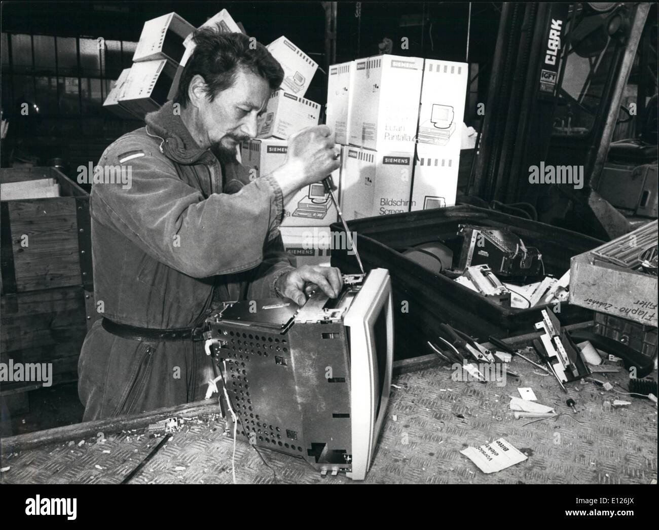 1990 computer hi-res stock photography and images - Alamy