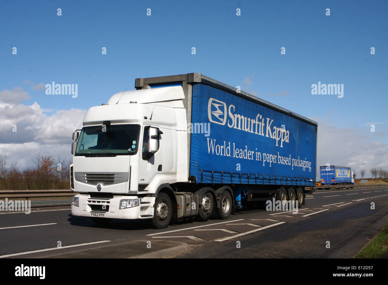 A Smurfitt Kappa truck traveling along the A46 dual carriageway in  Leicestershire, England Stock Photo - Alamy