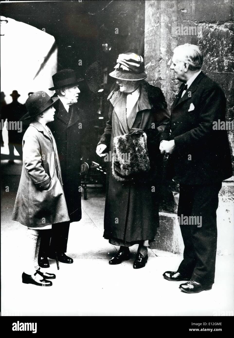 Dec. 29, 2011 - Dr. Spooner (extreme right) and Mrs. Spooner together with their grandson and a friend of the Spooners seen here at the New College Oxford entrance. Stock Photo