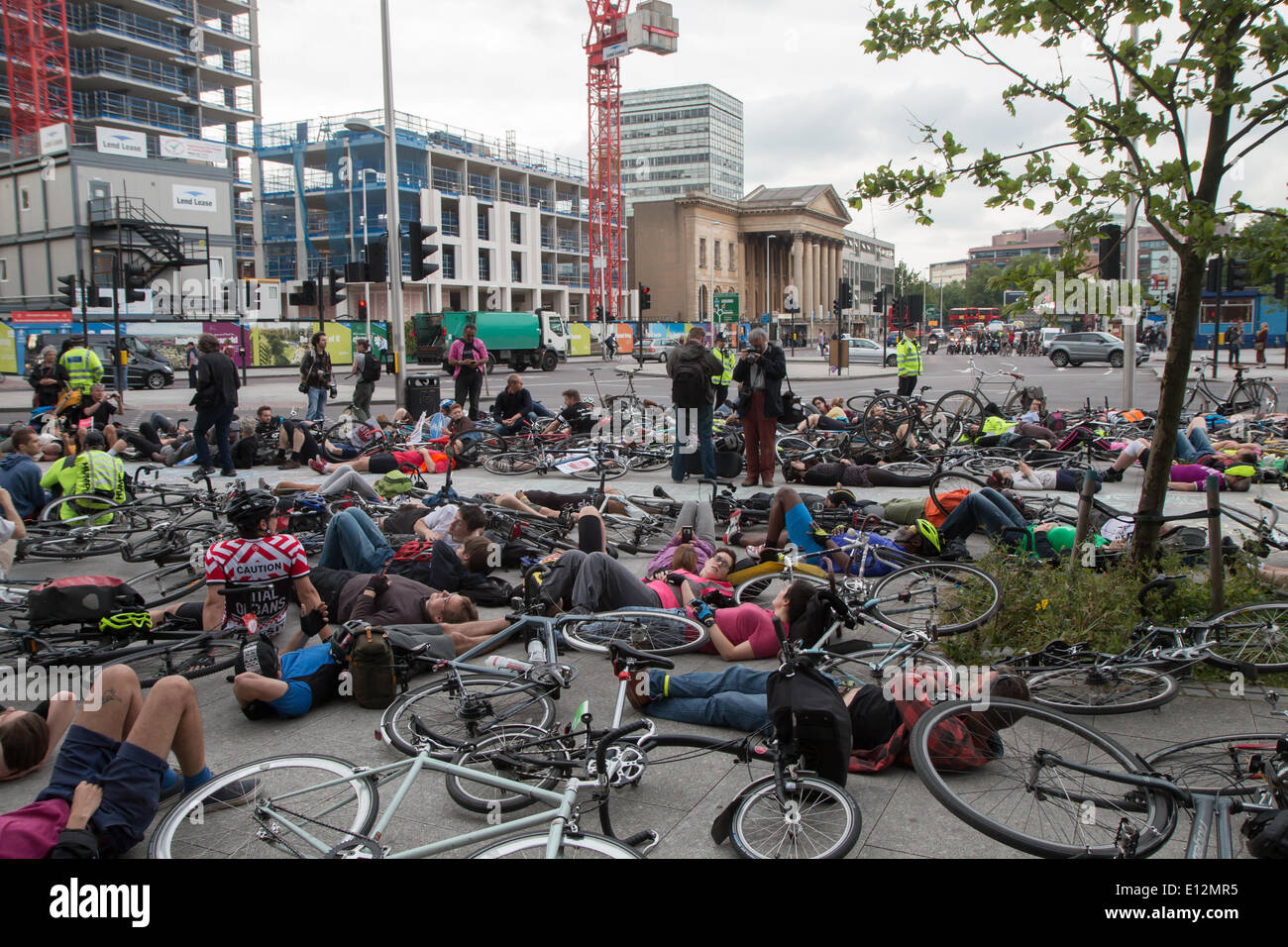 London, UK. 21st May 2014. Protesters gathered in Elephant and Castle to mark the death of a cyclist last week Credit:  Zefrog/Alamy Live News Stock Photo