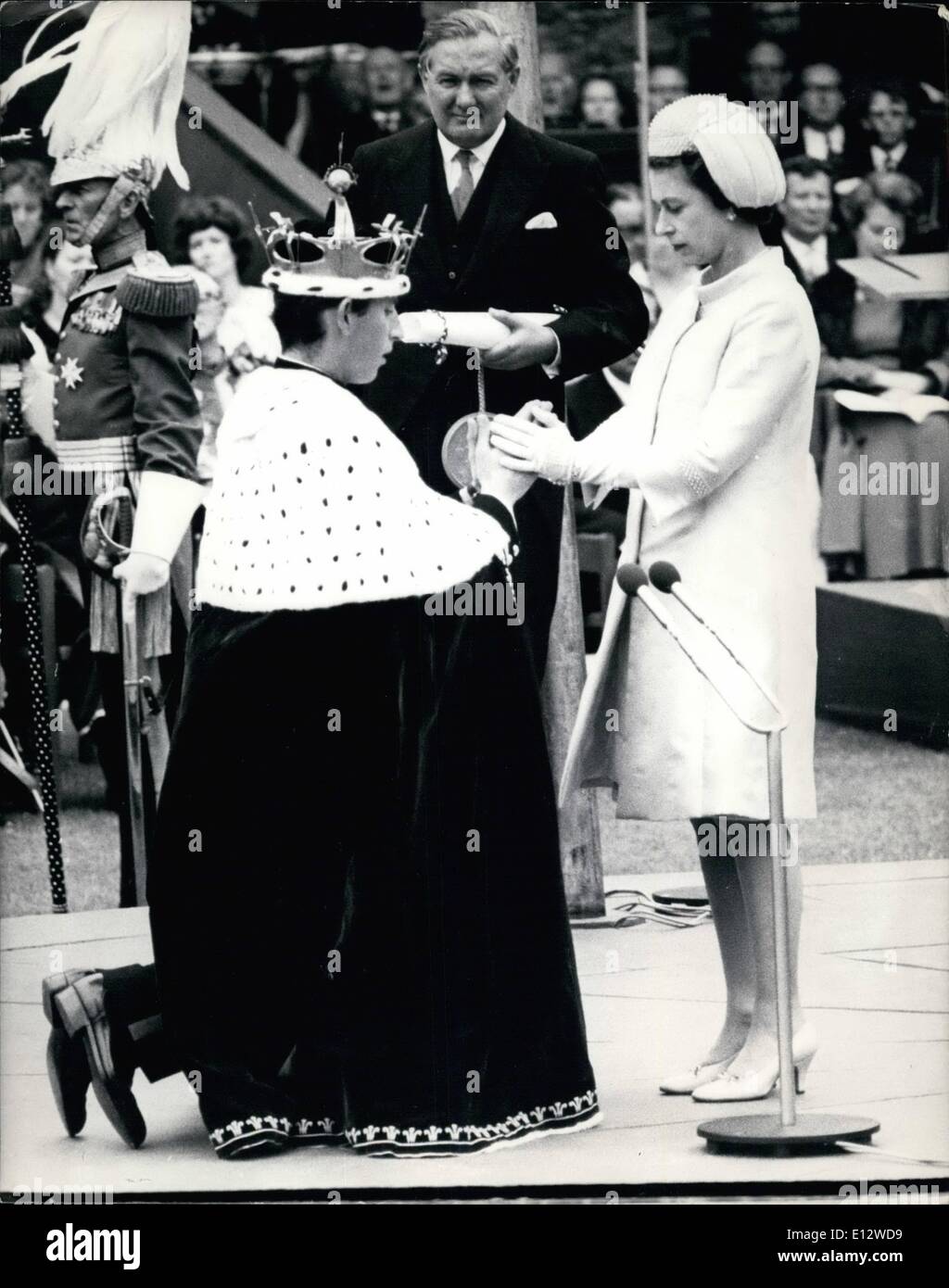 Photo Shows H M Queen High Resolution Stock Photography And Images Alamy