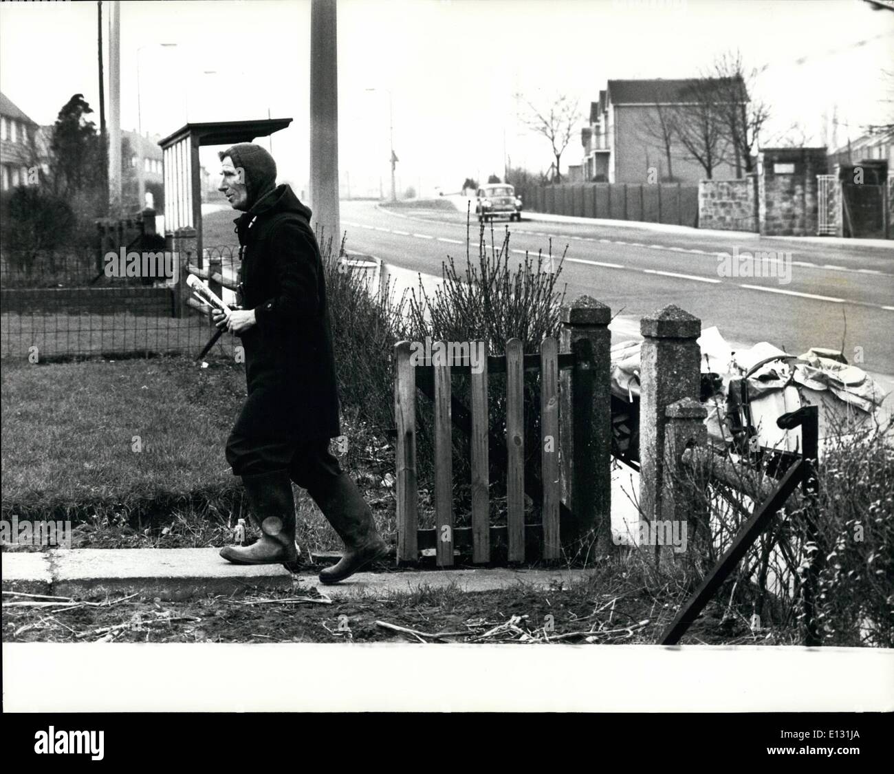 Newspaper delivery bike hires stock photography and images Alamy