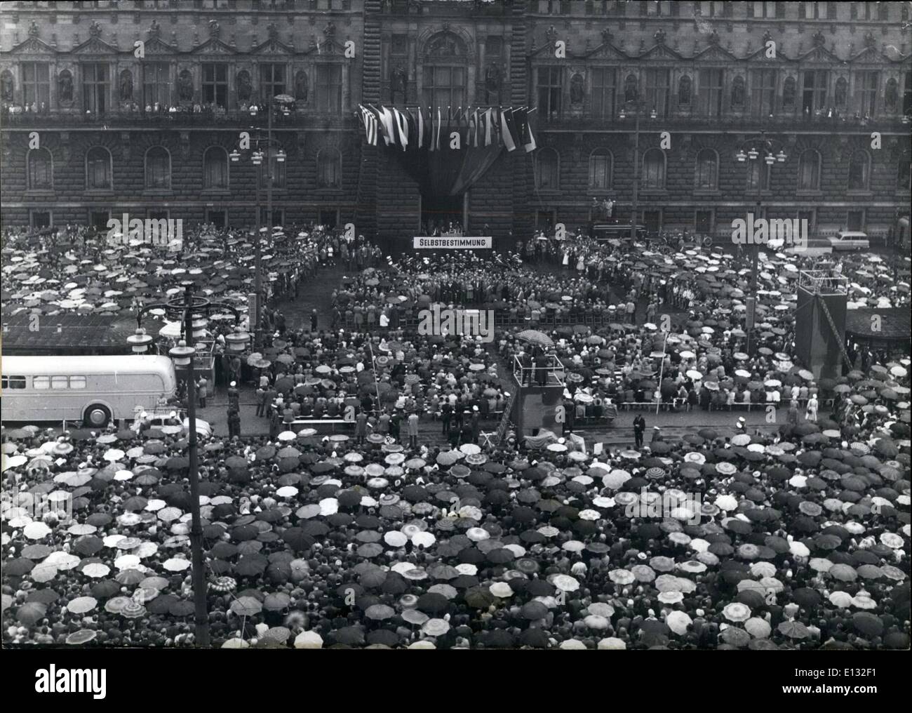 100 000 People High Resolution Stock Photography And Images Alamy 100 000 People High Resolution Stock Photography And Images Alamy