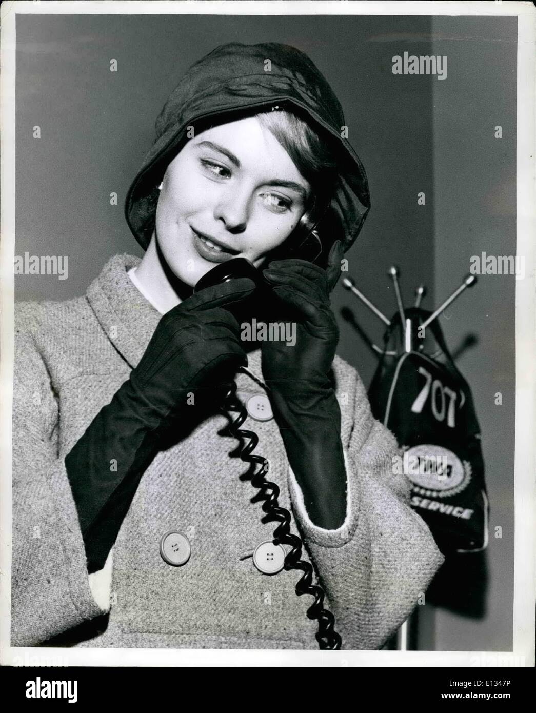 Petite girl hires stock photography and images Alamy