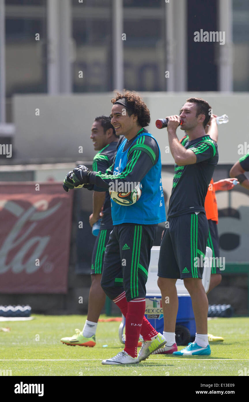 Mexico City, Miguel Layun (R) take part in a training session at the High Performance Center of the Mexican Soccer Federation in Mexico City. 21st May, 2014. Mexican National Team players Guillermo Ochoa (L, front) and Miguel Layun (R) take part in a training session at the High Performance Center of the Mexican Soccer Federation in Mexico City, on May 21, 2014. Mexico will have a friendly match with Israel on May 28 before the FIFA World Cup. © Sandra Perdomo/Xinhua/Alamy Live News Stock Photo
